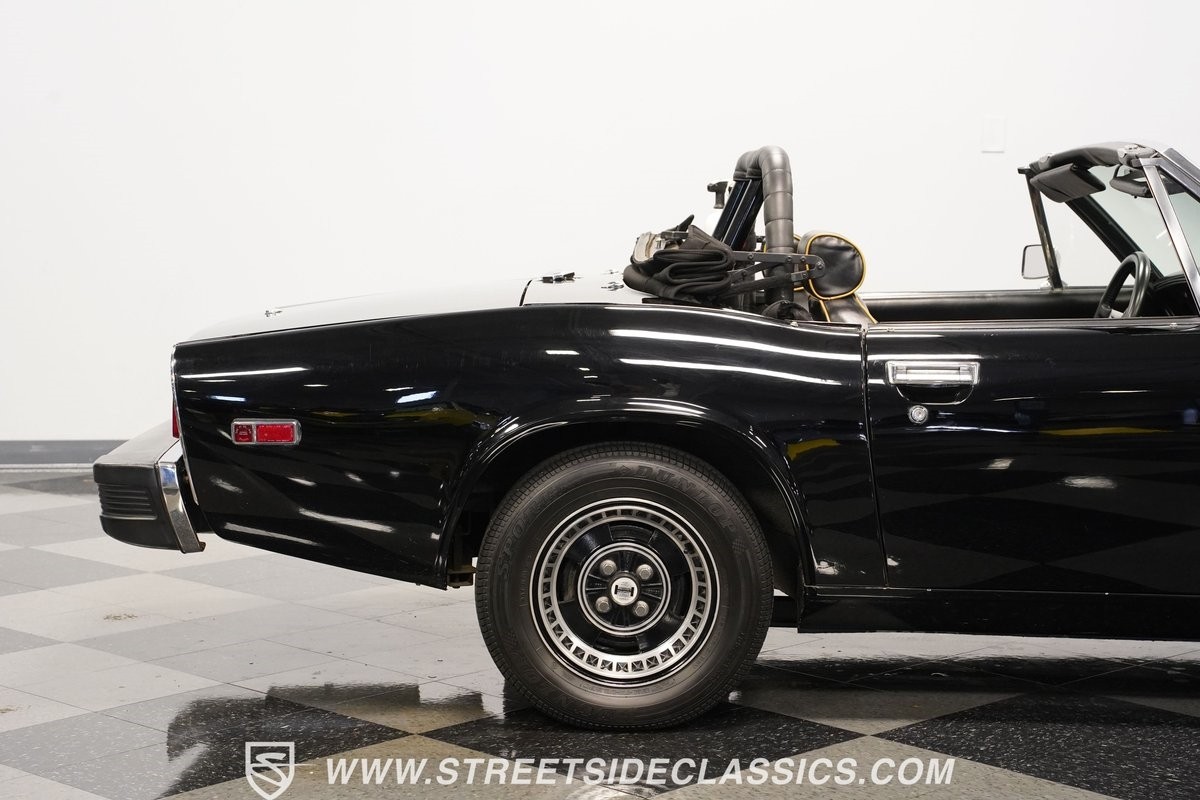 Jensen-Healey-MKII-1974-Convertible-28