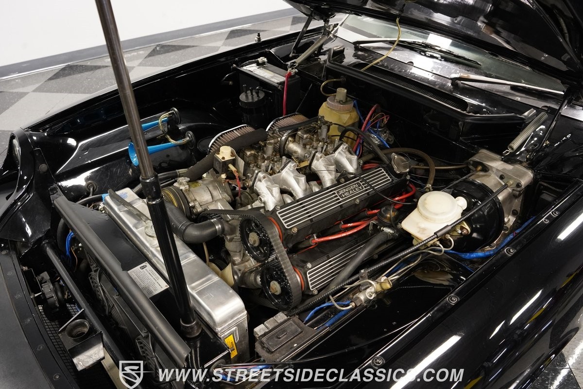 Jensen-Healey-MKII-1974-Convertible-31