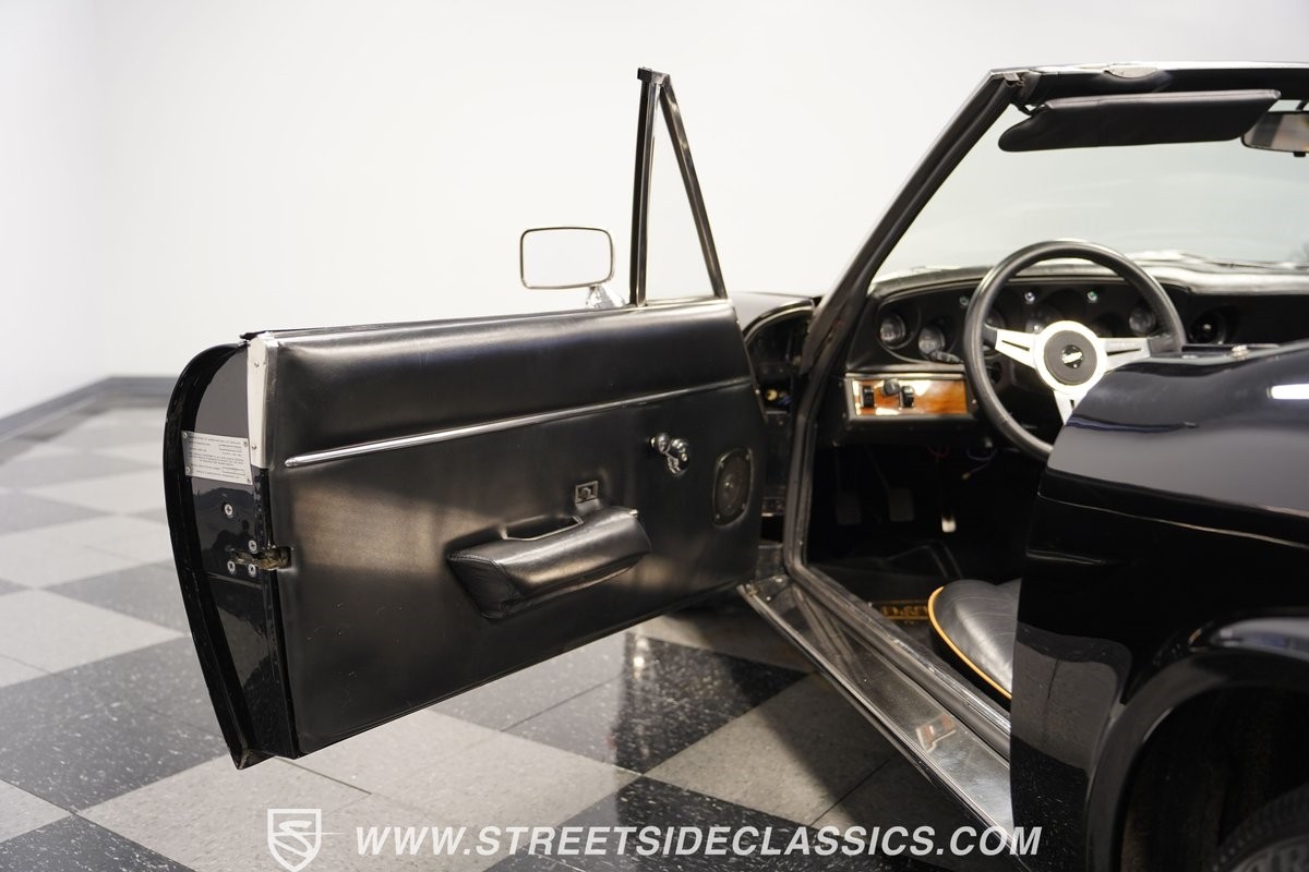 Jensen-Healey-MKII-1974-Convertible-35