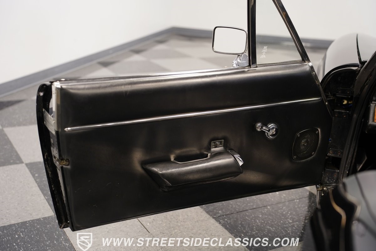 Jensen-Healey-MKII-1974-Convertible-36