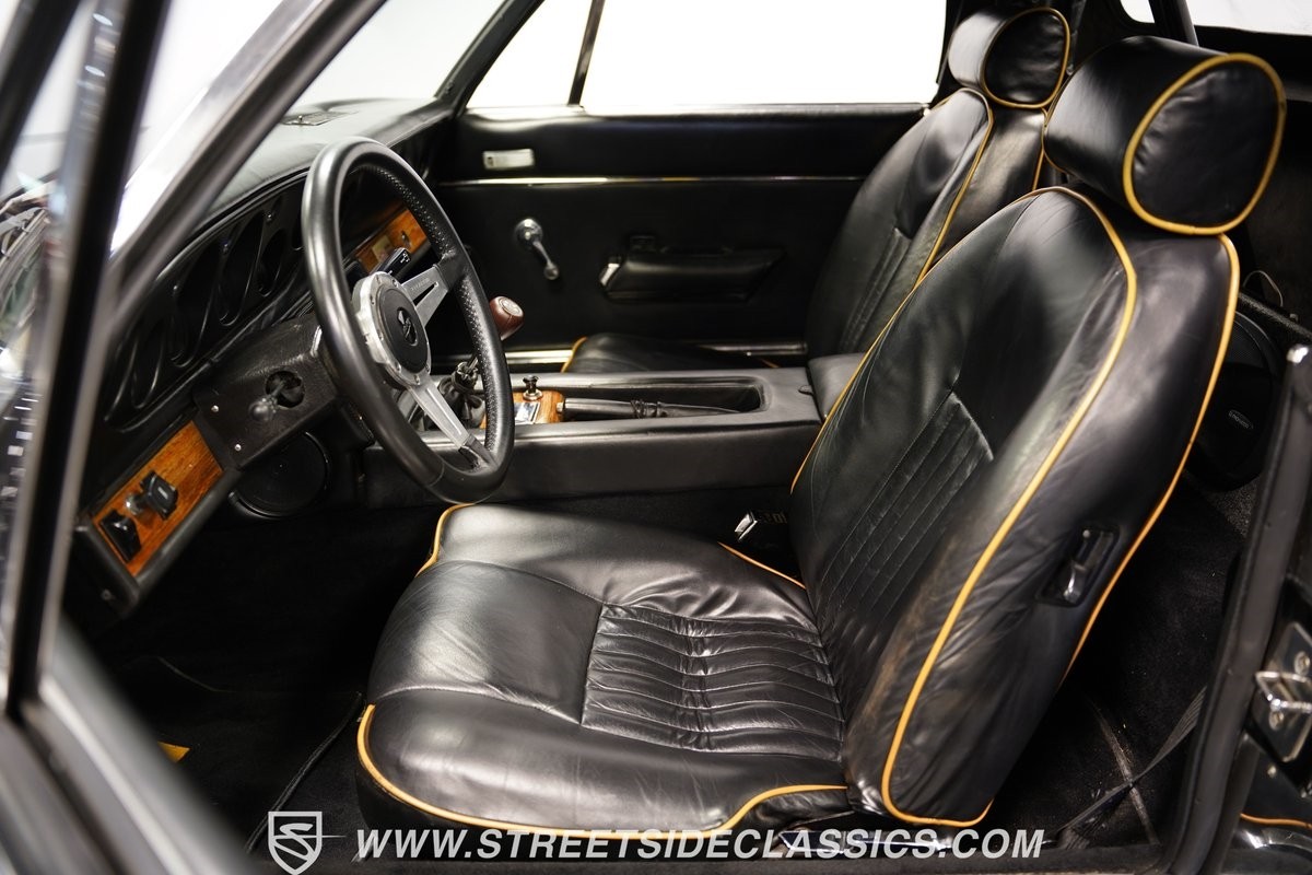 Jensen-Healey-MKII-1974-Convertible-37