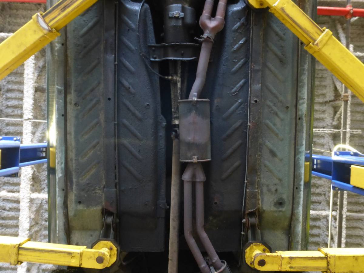 Jensen-healey-1973-green-19