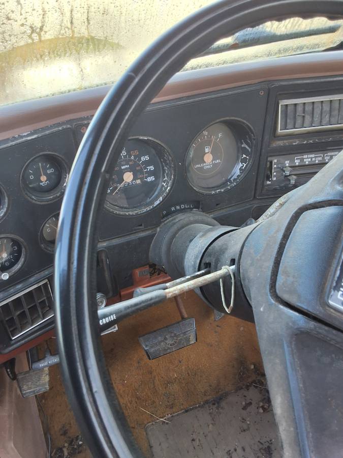 K1400-4x4-1980-brown-3