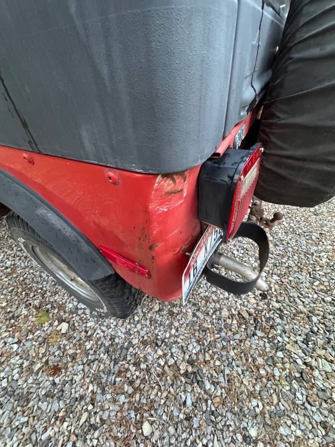 Keep-cj-5-1979-red-7