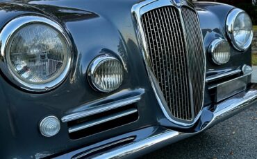 Lancia-Aurelia-1954-Grey-Beige-Cloth-11