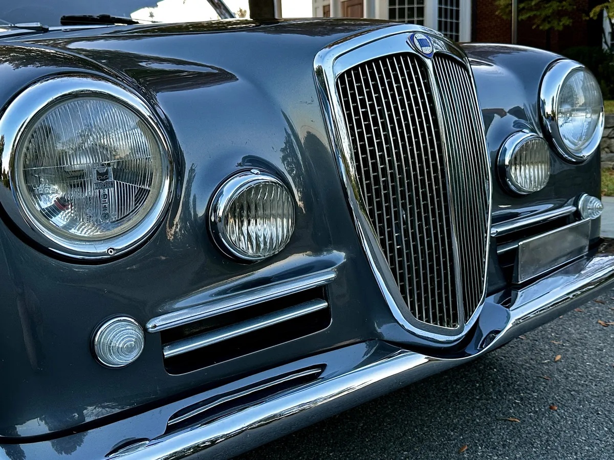 Lancia-Aurelia-1954-Grey-Beige-Cloth-11