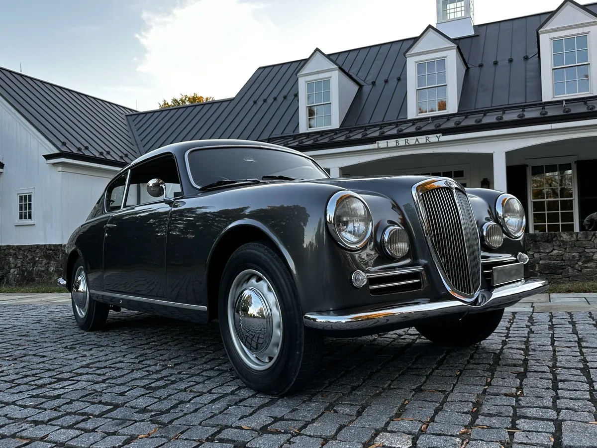 Lancia-Aurelia-1954-Grey-Beige-Cloth-15