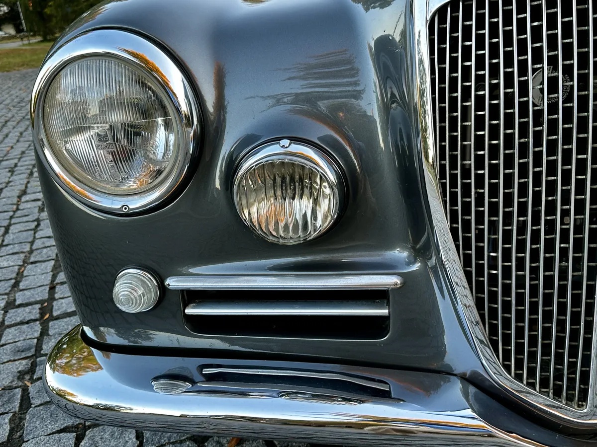 Lancia-Aurelia-1954-Grey-Beige-Cloth-17