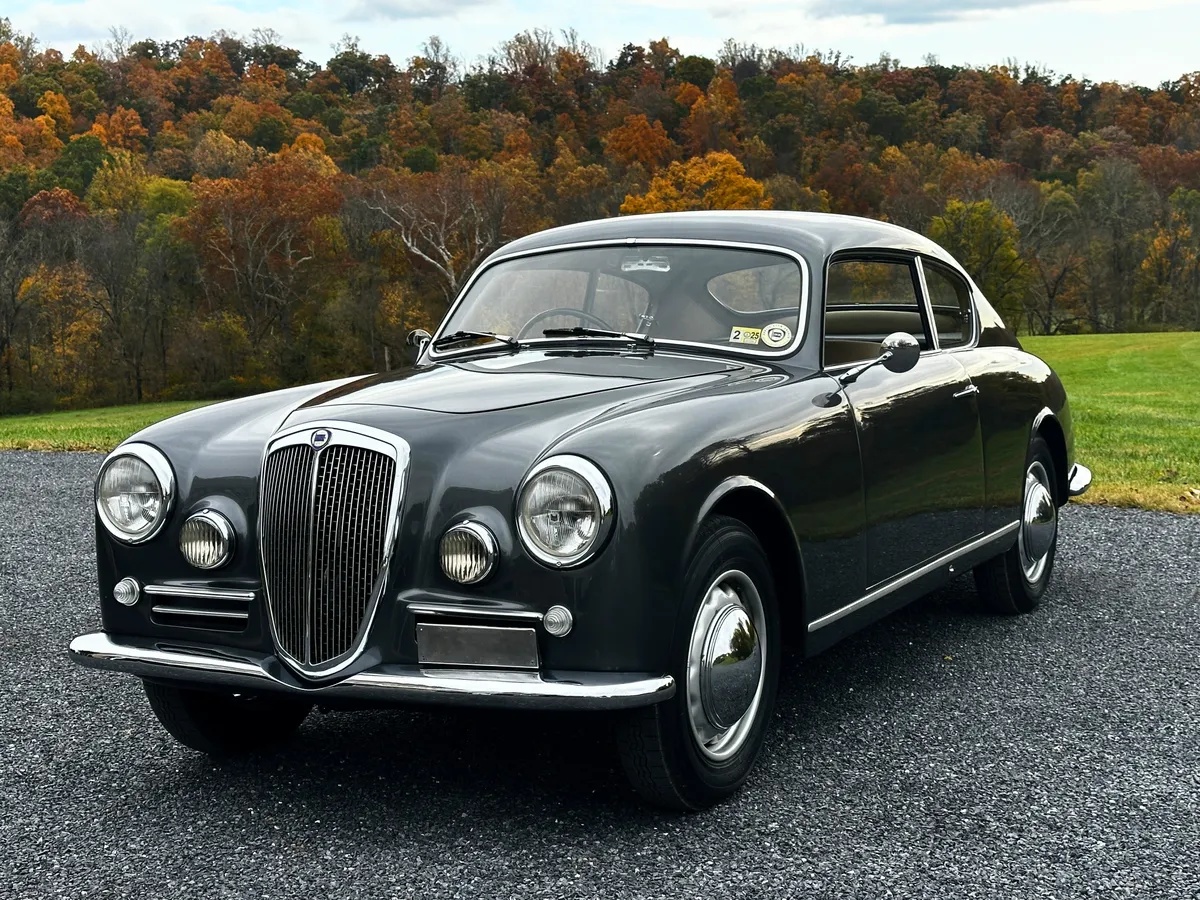 Lancia-Aurelia-1954-Grey-Beige-Cloth-8