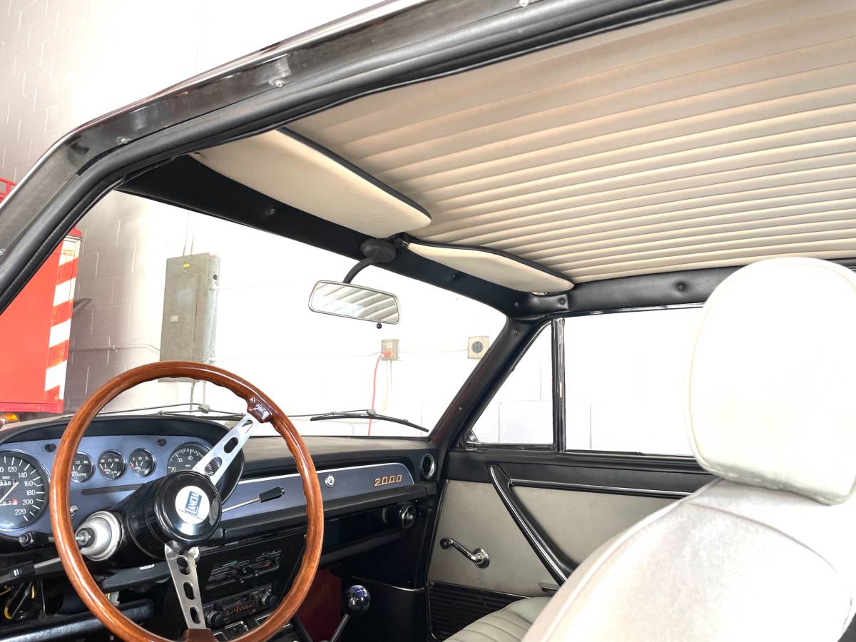 Lancia-flavia-2000-coupe-1970-blue-14