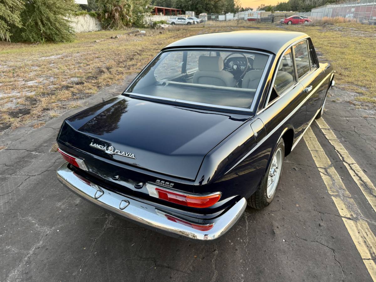 Lancia-flavia-2000-coupe-1970-blue-6