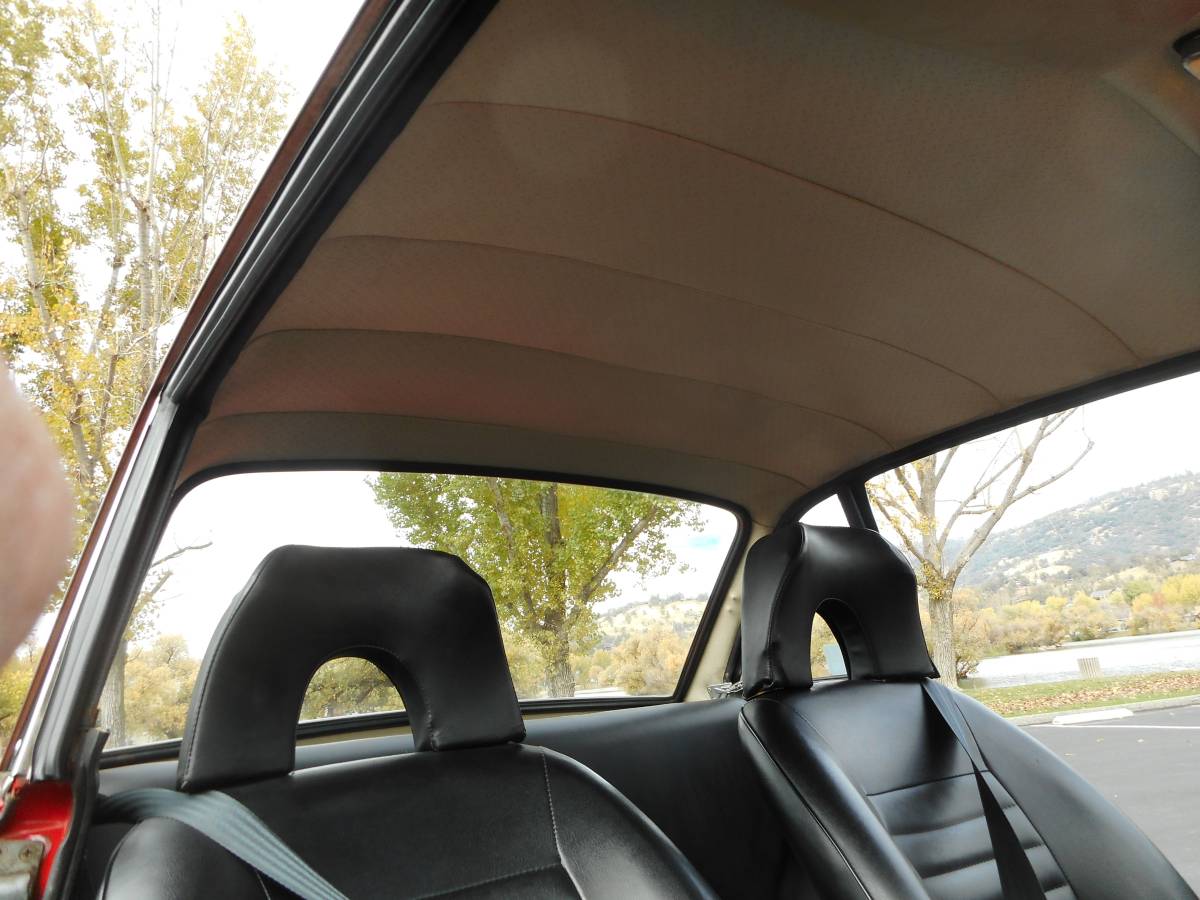 Lancia-fulvia-1.3s-safari-edition-1975-red-5