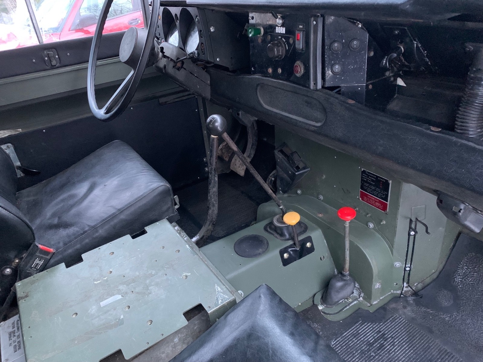 Land-Rover-Defender-1980-Convertible-10