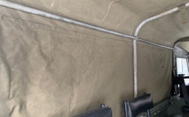 Land-Rover-Defender-1980-Convertible-13