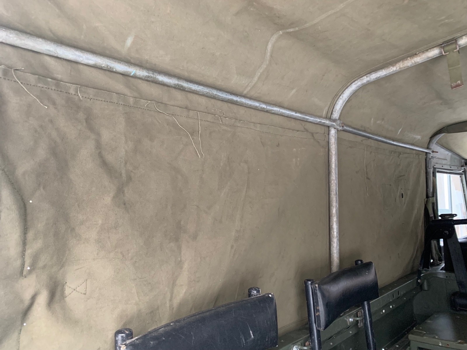 Land-Rover-Defender-1980-Convertible-13