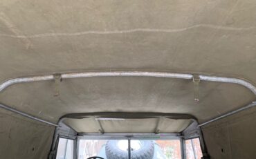 Land-Rover-Defender-1980-Convertible-14