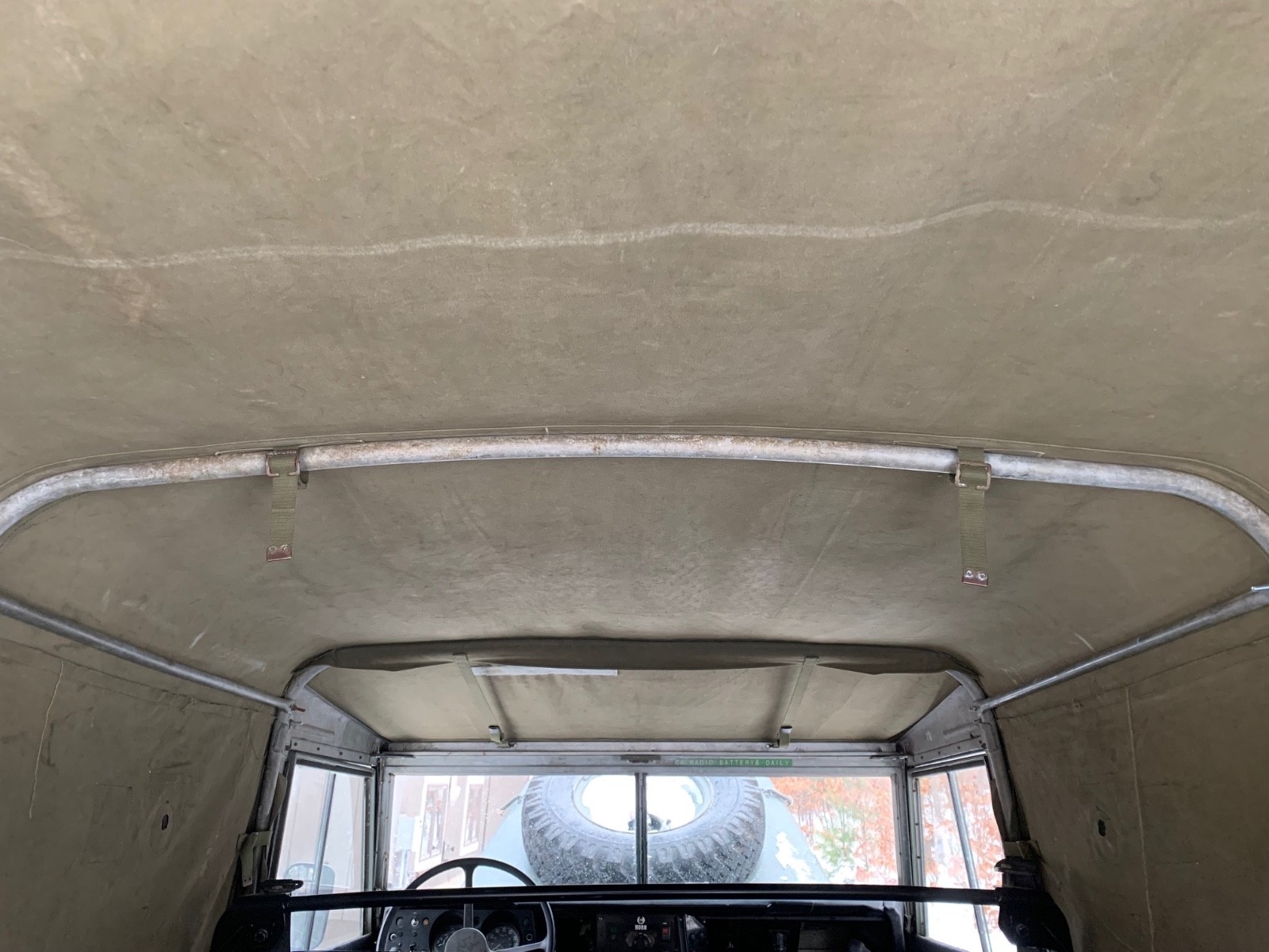 Land-Rover-Defender-1980-Convertible-14