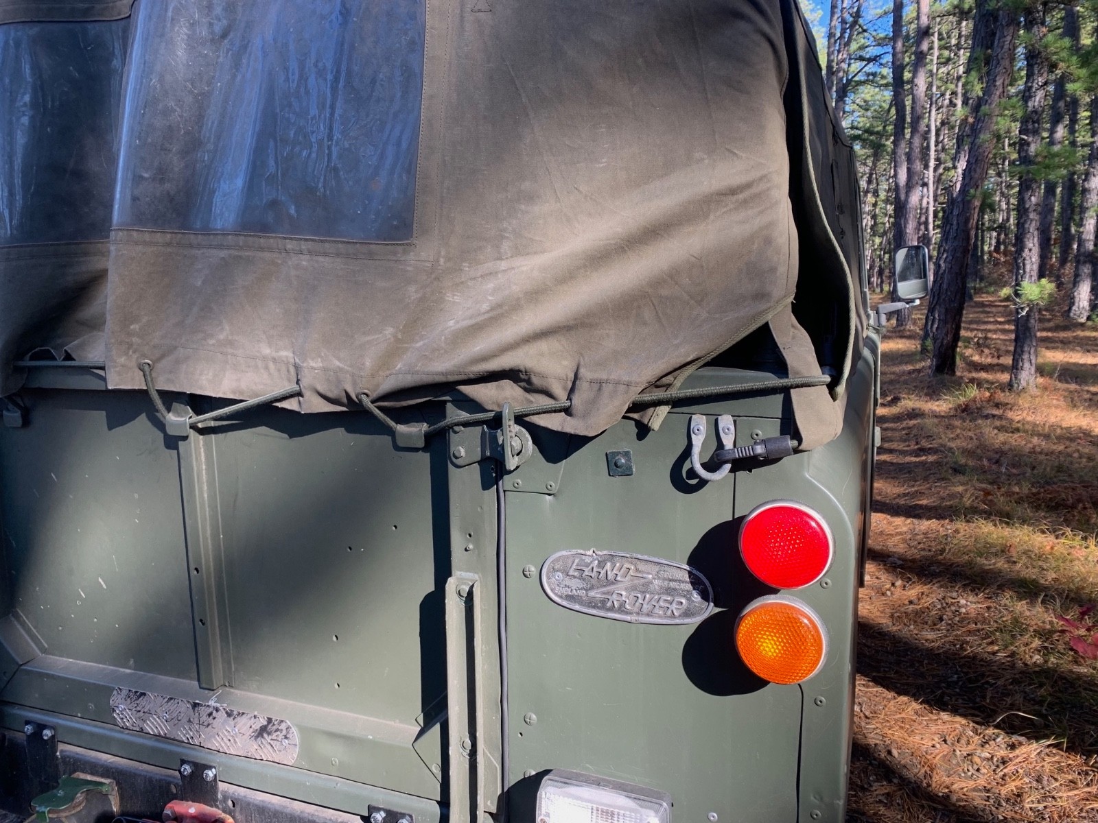 Land-Rover-Defender-1980-Convertible-16