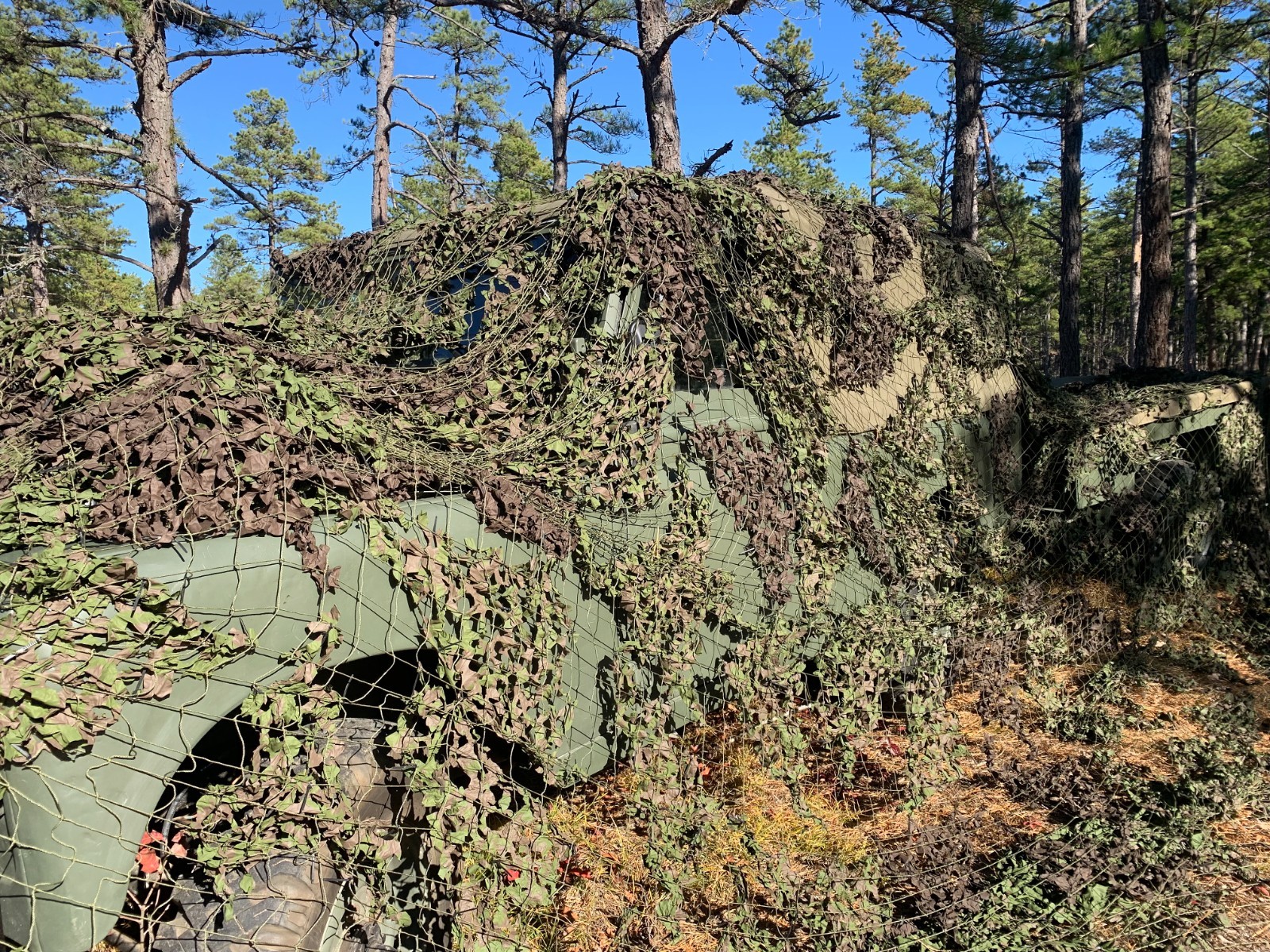 Land-Rover-Defender-1980-Convertible-3
