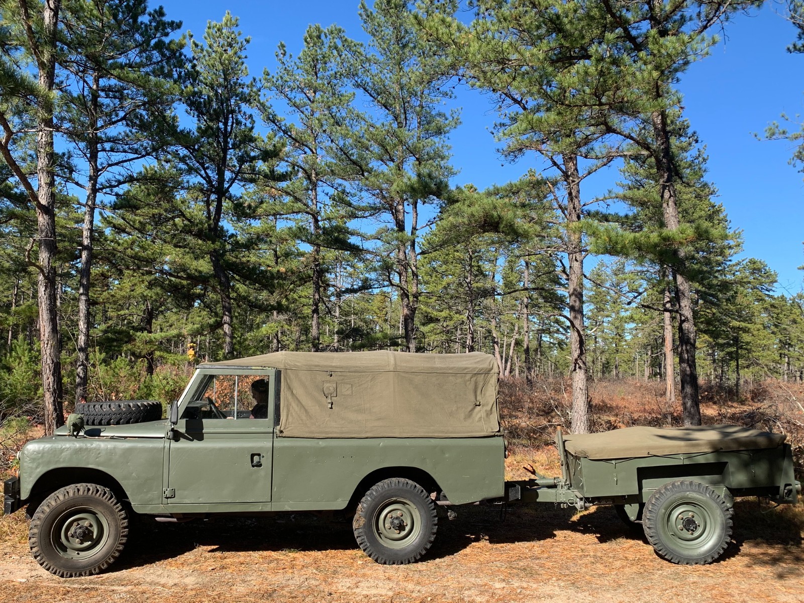 Land-Rover-Defender-1980-Convertible-5