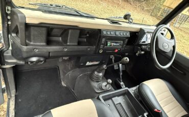 Land-Rover-Defender-1980-Extended-Cab-Pickup-4