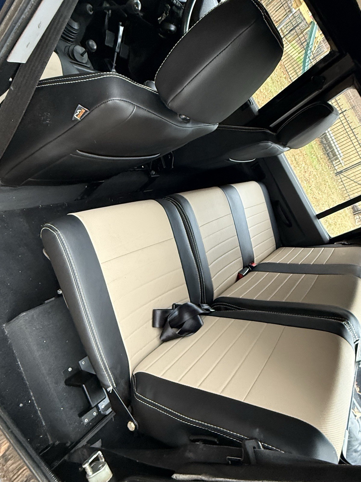 Land-Rover-Defender-1980-Extended-Cab-Pickup-5