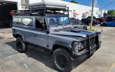 Land-Rover-Defender-1980-SUV-11