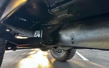 Land-Rover-Defender-1980-SUV-15