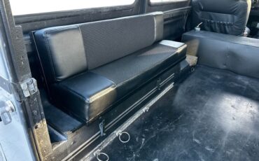 Land-Rover-Defender-1980-SUV-19