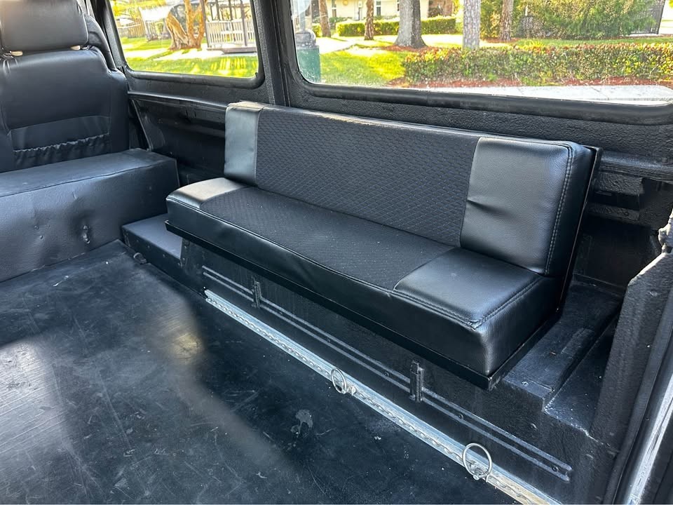 Land-Rover-Defender-1980-SUV-20