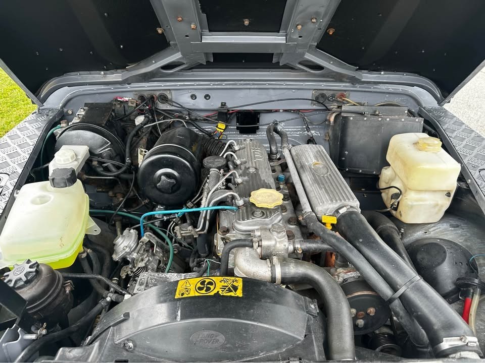 Land-Rover-Defender-1980-SUV-21