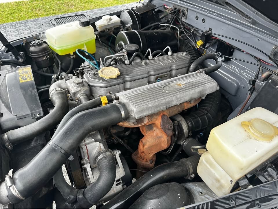 Land-Rover-Defender-1980-SUV-22