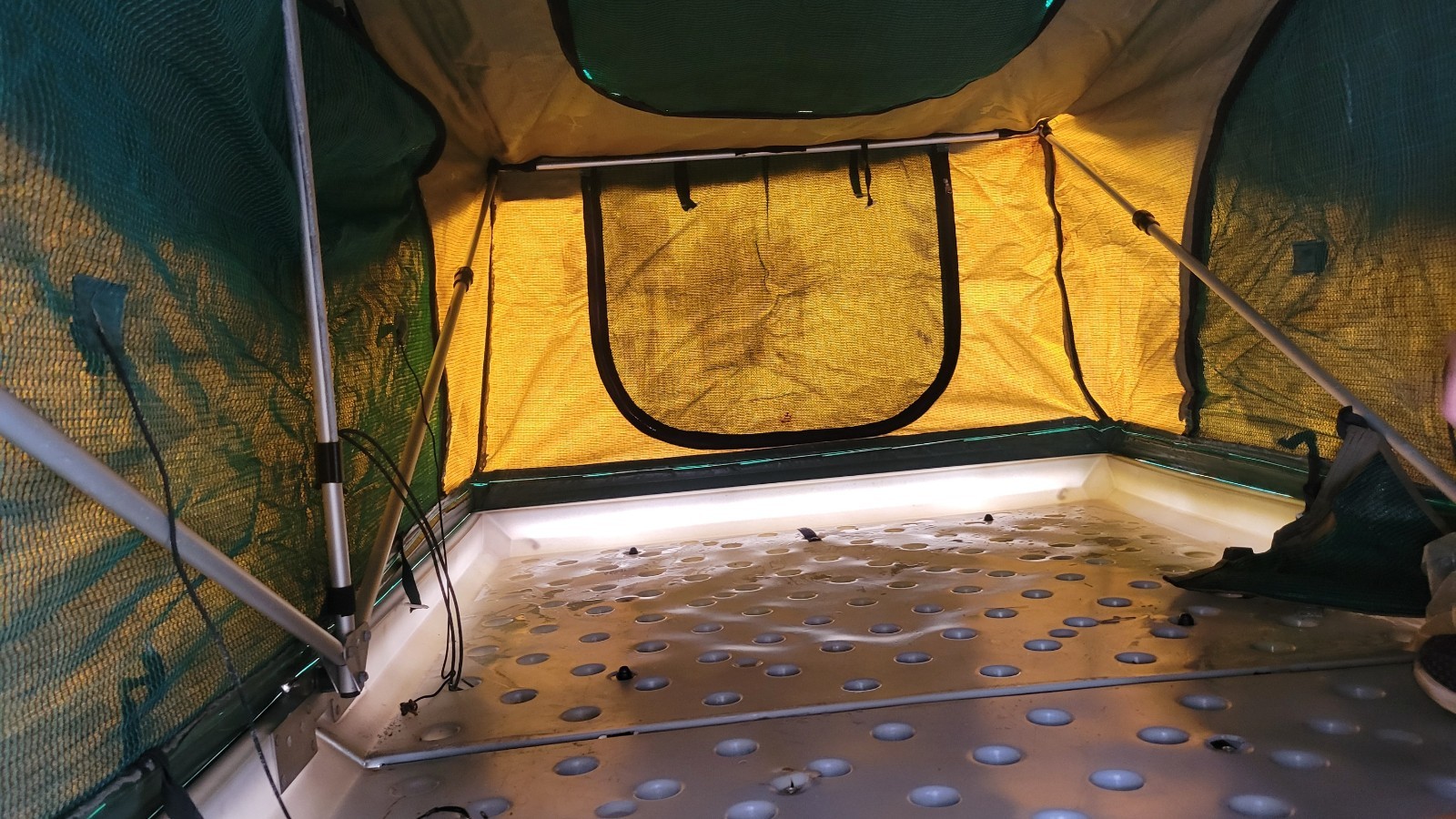 Land-Rover-Defender-1980-SUV-24