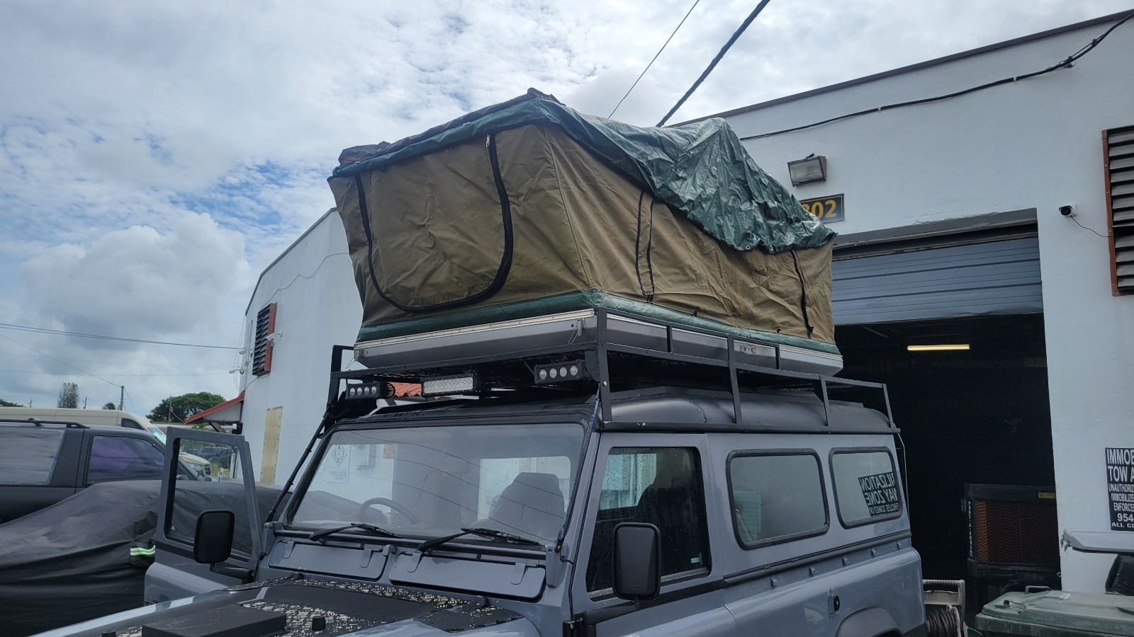 Land-Rover-Defender-1980-SUV-25