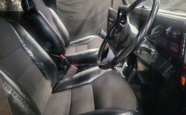 Land-Rover-Defender-1980-SUV-27