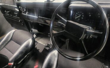 Land-Rover-Defender-1980-SUV-28
