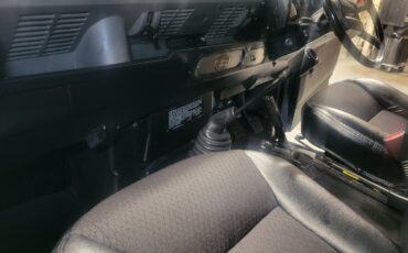 Land-Rover-Defender-1980-SUV-30