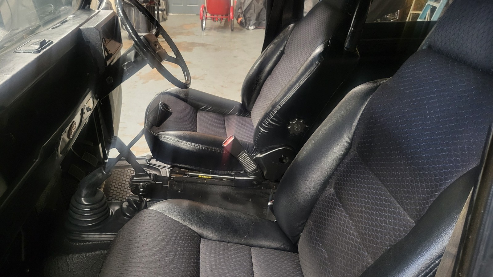 Land-Rover-Defender-1980-SUV-31