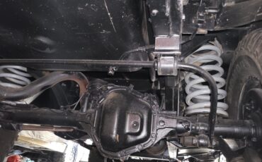 Land-Rover-Defender-1980-SUV-36