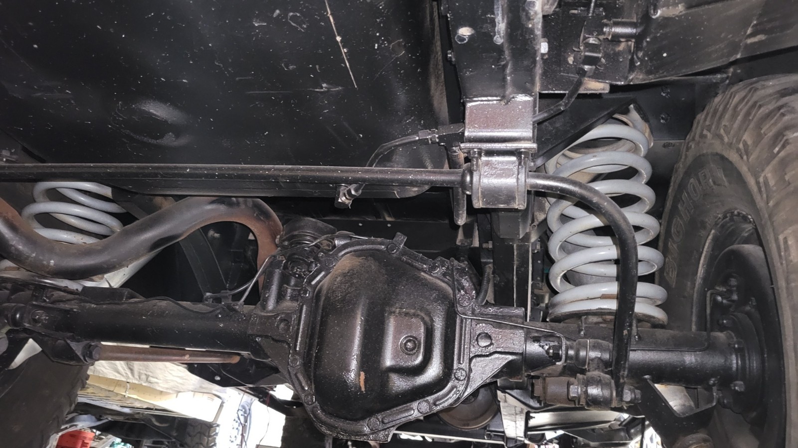 Land-Rover-Defender-1980-SUV-36