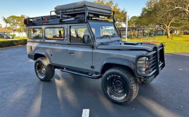 Land-Rover-Defender-1980-SUV