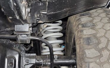 Land-Rover-Defender-1980-SUV-38