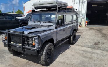 Land-Rover-Defender-1980-SUV-7