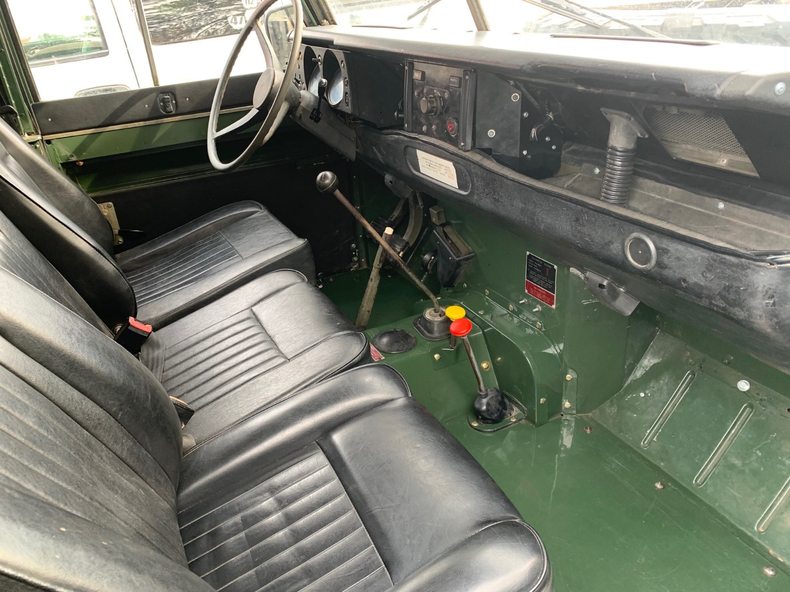 Land-Rover-Defender-1982-Crew-Cab-Pickup-11