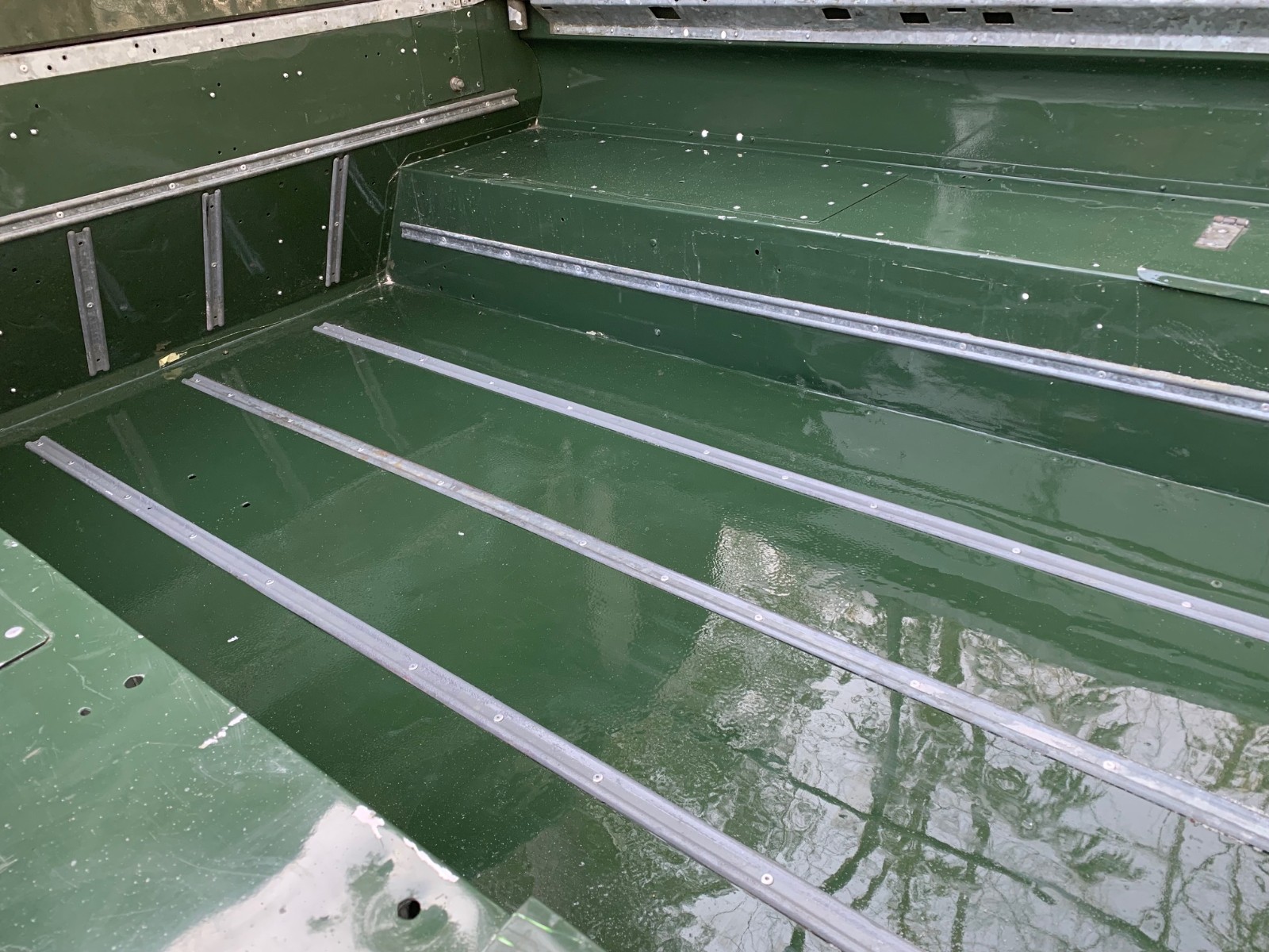 Land-Rover-Defender-1982-Crew-Cab-Pickup-5