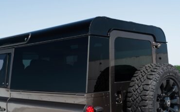 Land-Rover-Defender-1984-10