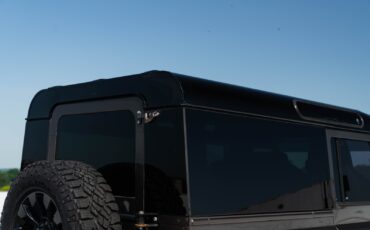 Land-Rover-Defender-1984-11