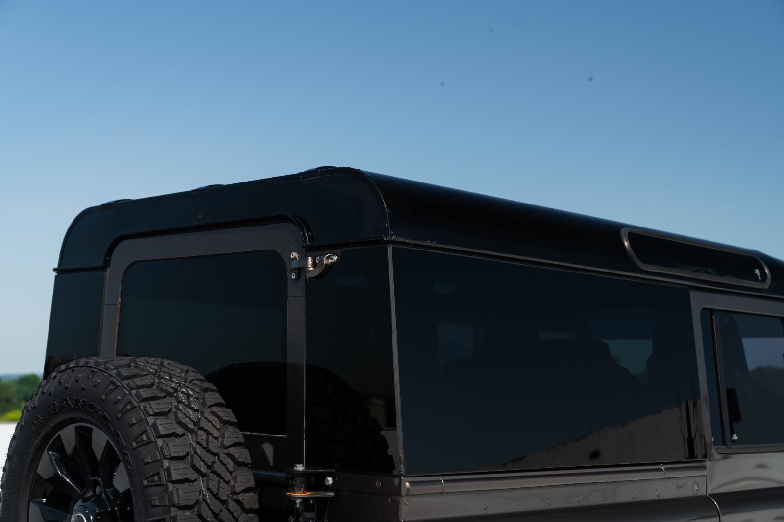 Land-Rover-Defender-1984-11