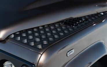 Land-Rover-Defender-1984-12