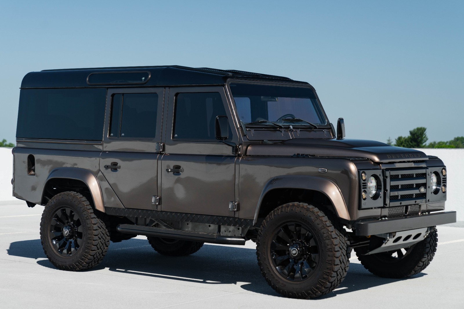 Land-Rover-Defender-1984-2